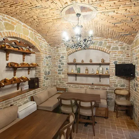 Moonlight Serenade לינה וארוחת בוקר 3*