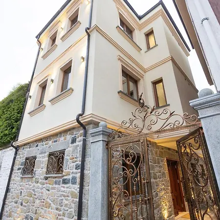 Moonlight Serenade קורצ'ה